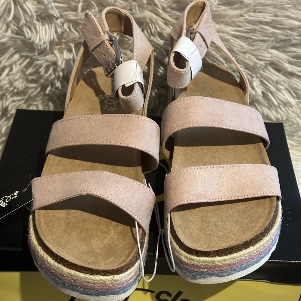 Art class sandals